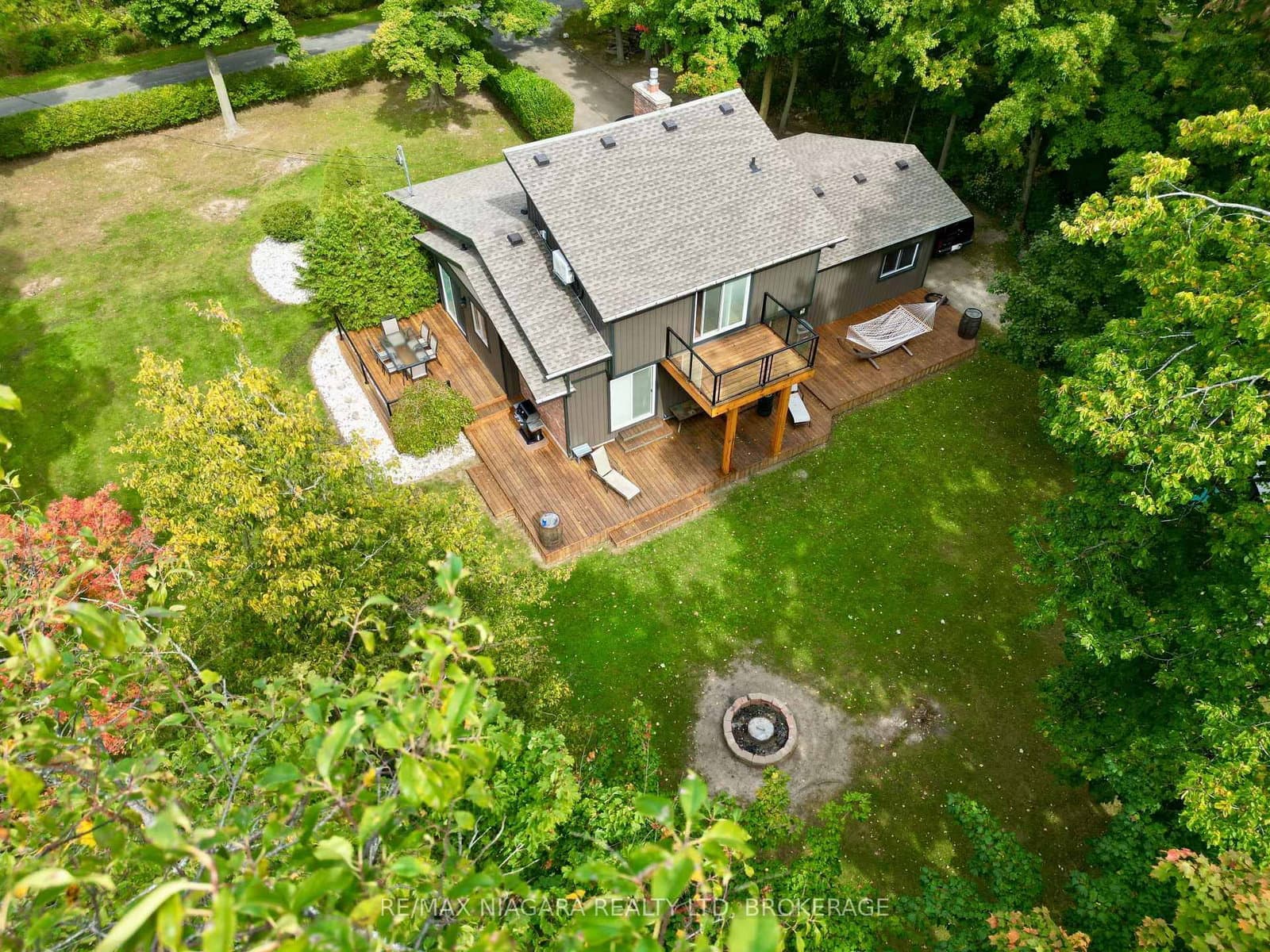 4905 Mapleview Crescent, Port Colborne, ON — photo 2
