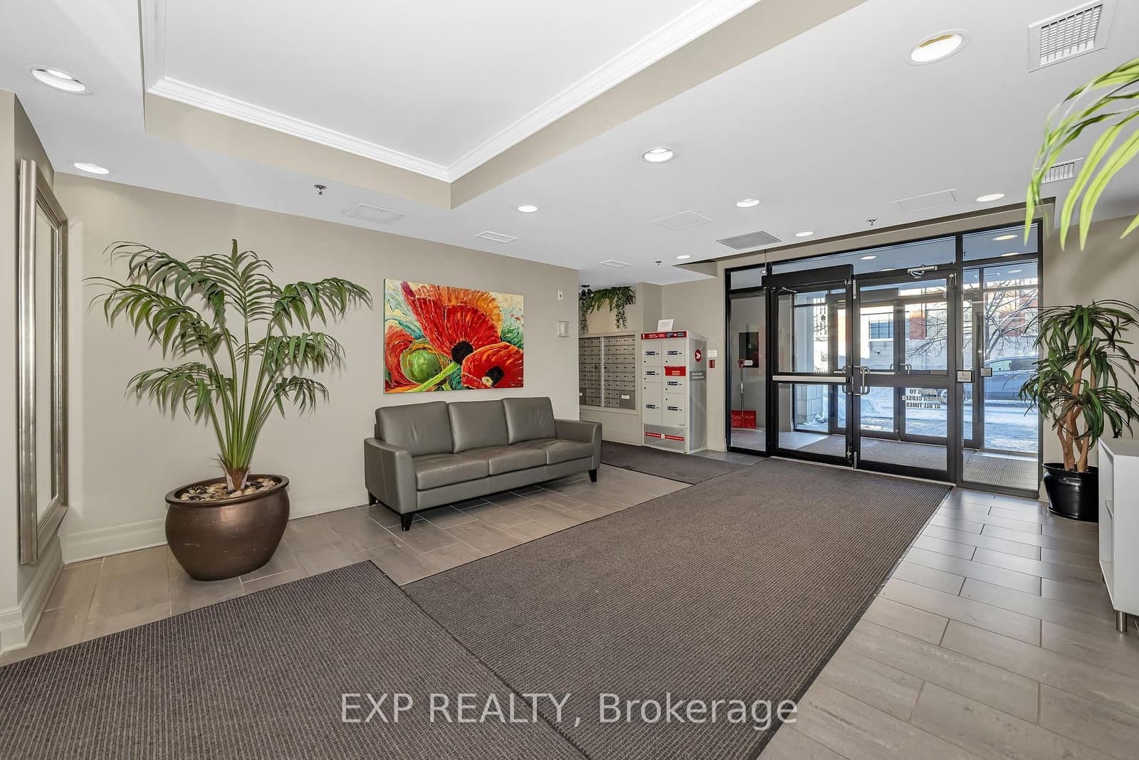 209 - 260 Besserer Street, Ottawa, ON — photo 3
