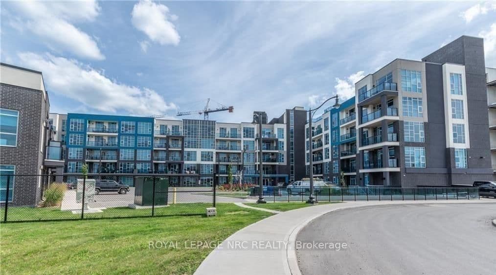 207 - 10 Concord Place, Grimsby, ON
