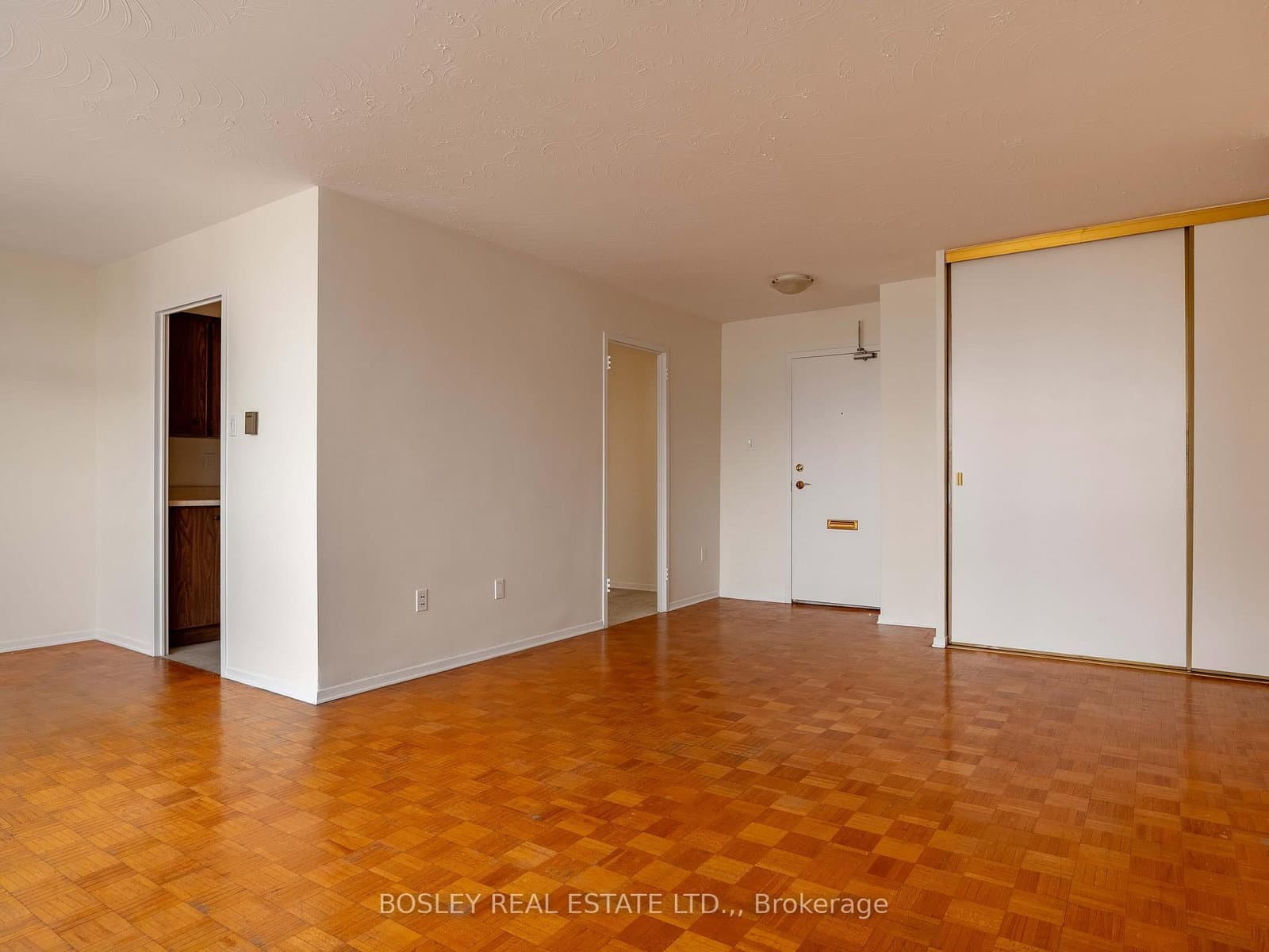 808 - 15 Towering Heights Boulevard, St. Catharines, ON — photo 3