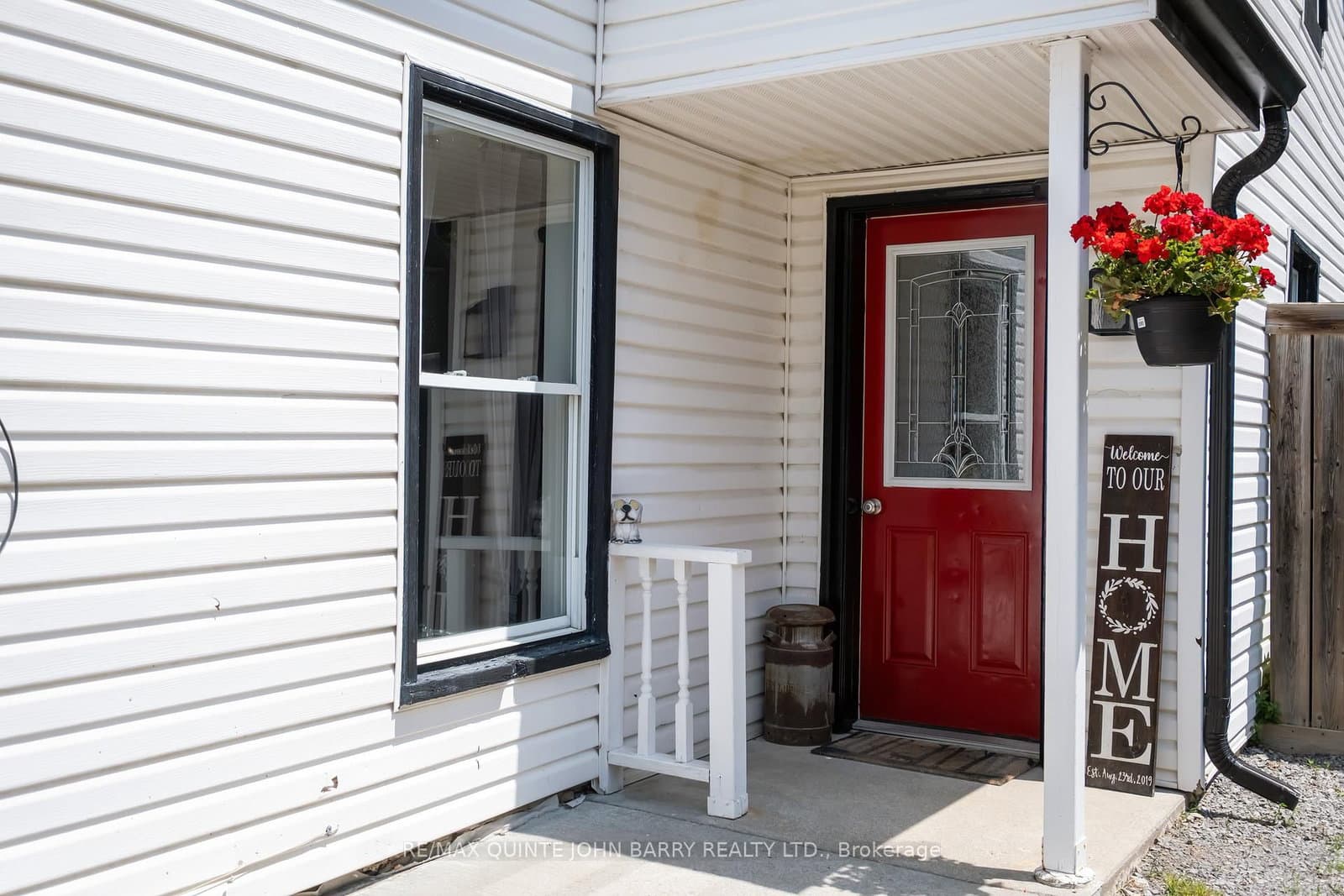 17 James Street, Quinte West, ON — photo 3