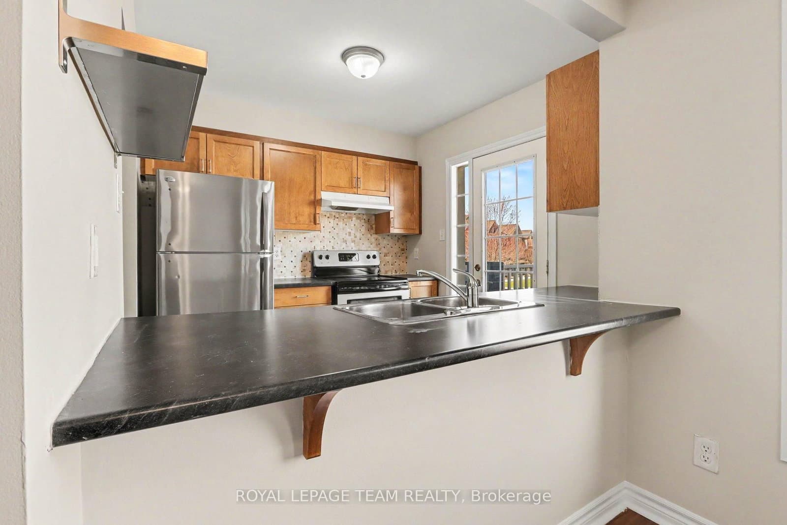 2100 Madrid Avenue, Ottawa, ON — photo 13
