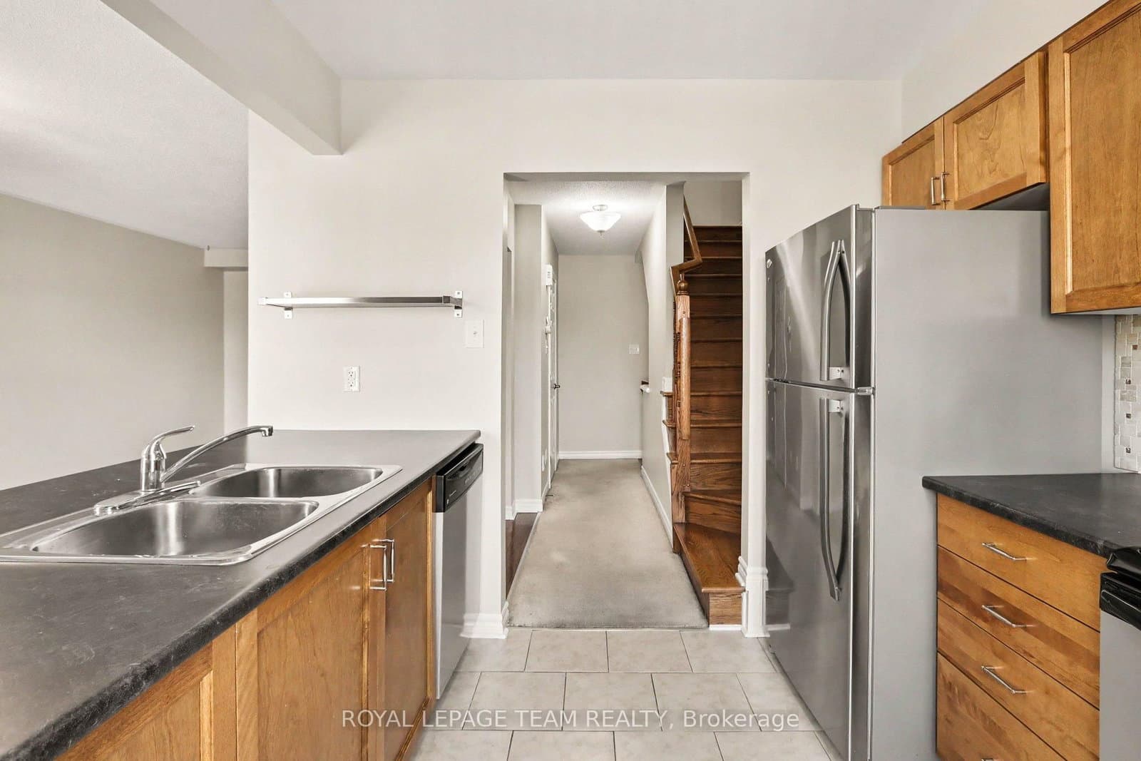 2100 Madrid Avenue, Ottawa, ON — photo 15