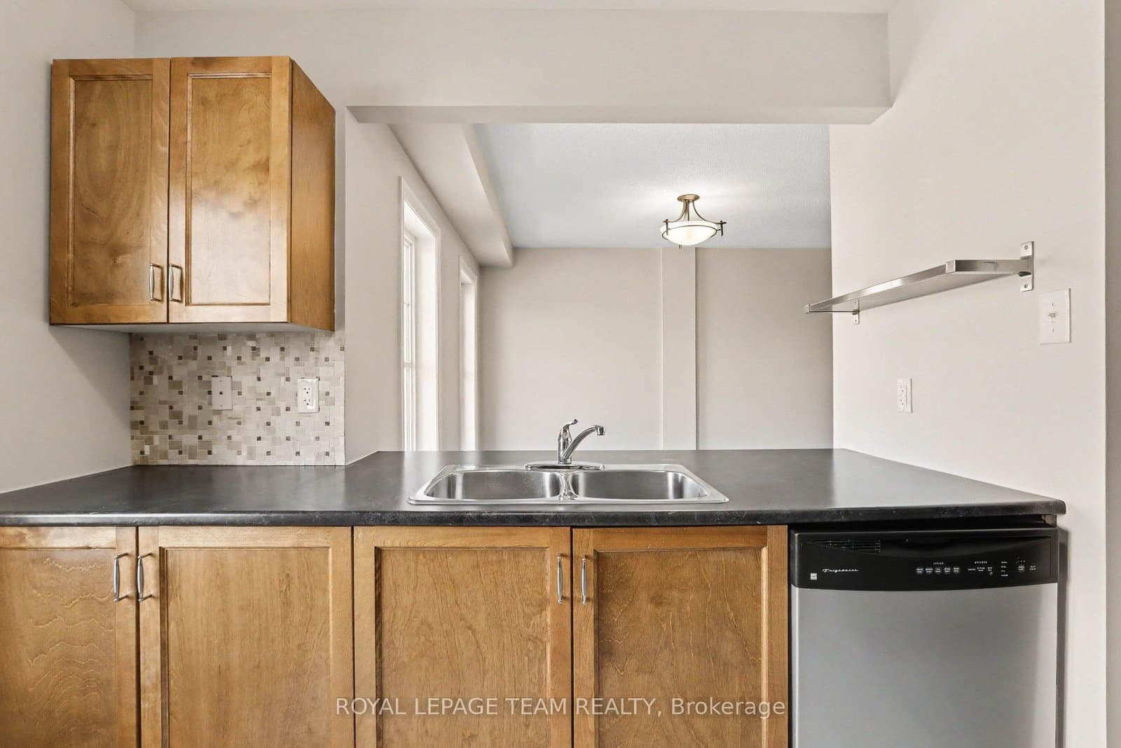 2100 Madrid Avenue, Ottawa, ON — photo 16