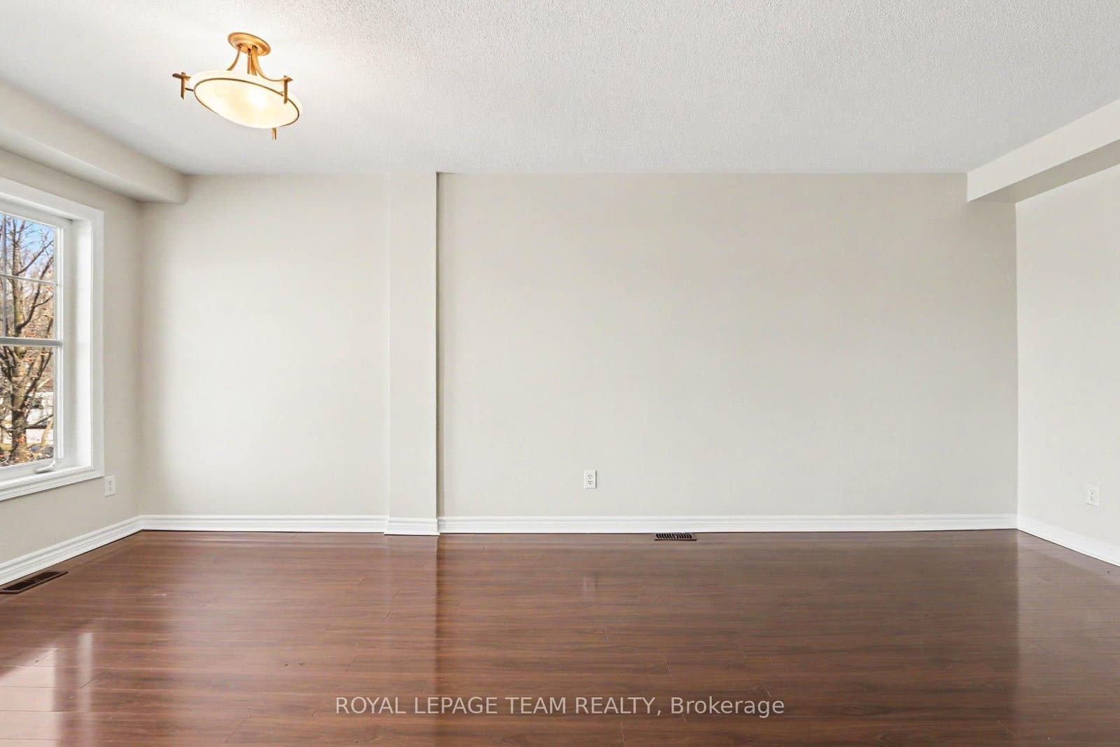 2100 Madrid Avenue, Ottawa, ON — photo 8