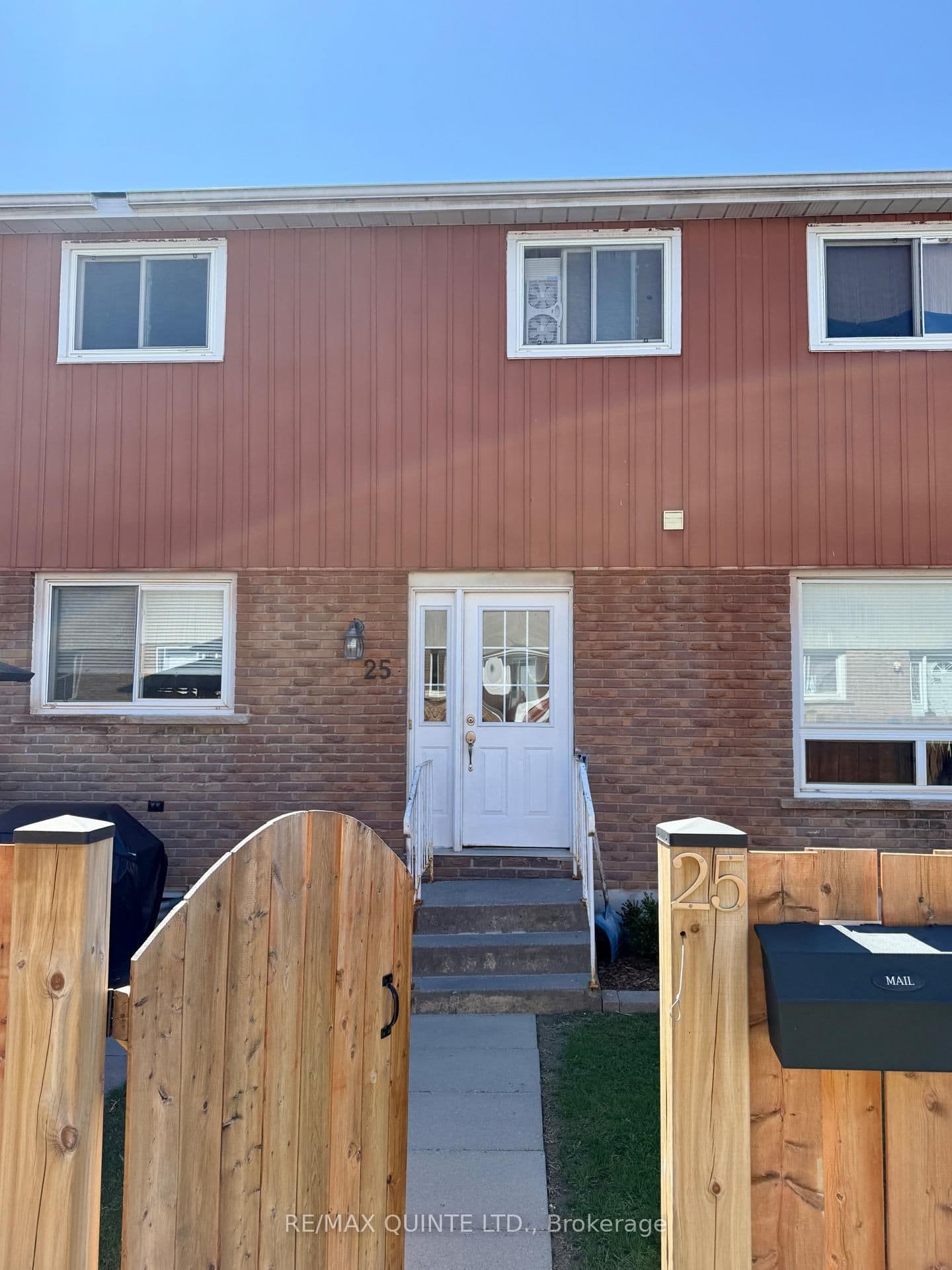 25 - 17 Tracey Park Drive, Belleville, ON