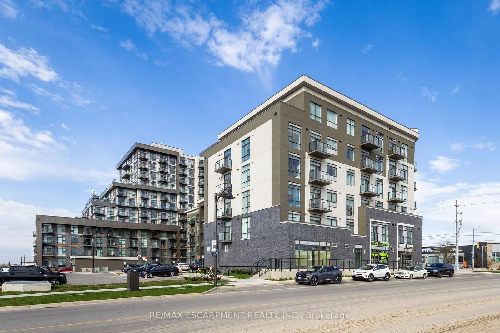 438 - 10 Mallard Trail, Hamilton, ON — photo 3