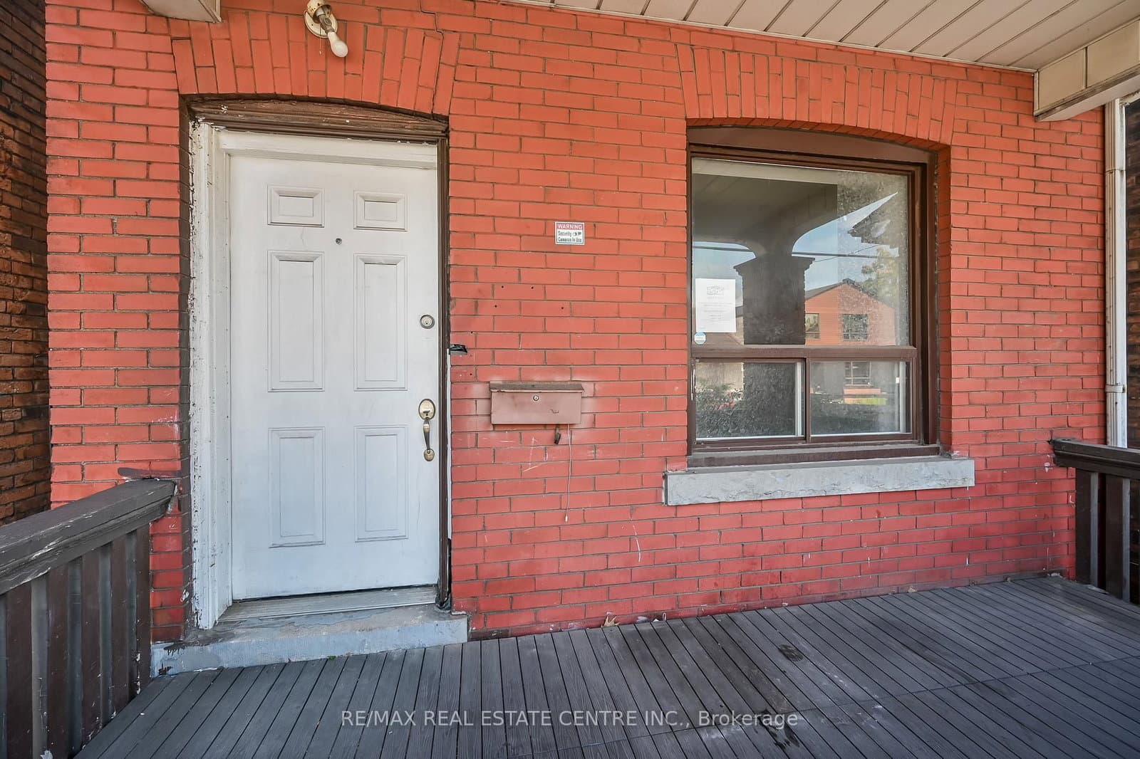 334 CANNON Street, Hamilton, ON — photo 2
