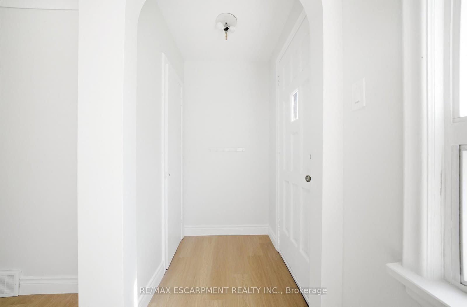 36 Woodelm Drive, St. Catharines, ON — photo 2