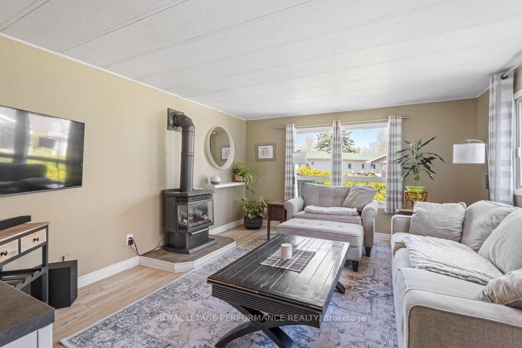 1034 Vista Barrett Private, Greely, ON — photo 25