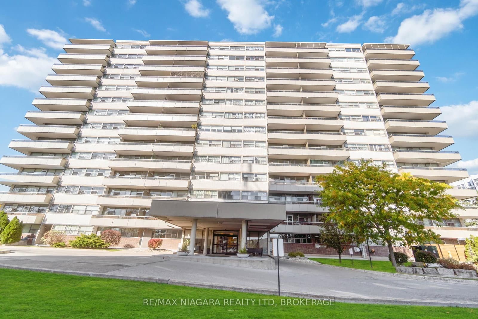 409 - 215 GLENRIDGE Avenue, St. Catharines, ON — photo 3