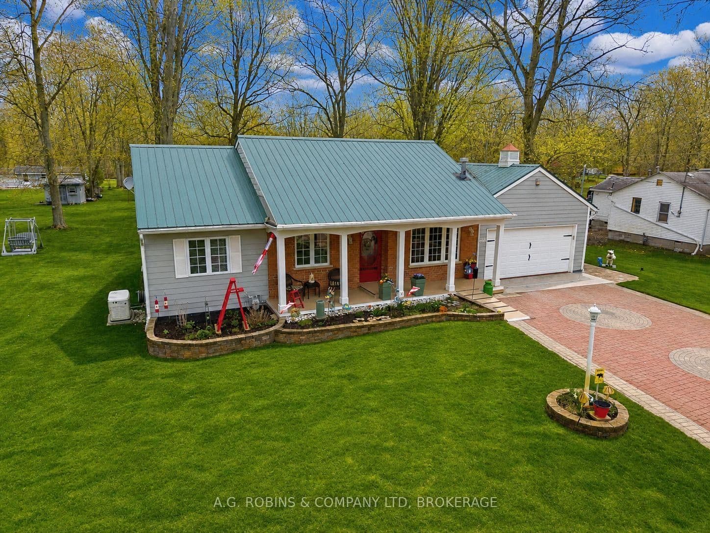 633 Wyldewood Road, Port Colborne, ON — photo 2