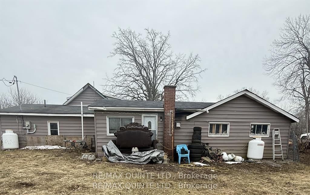 41 Lane Crescent, Belleville, ON — photo 2