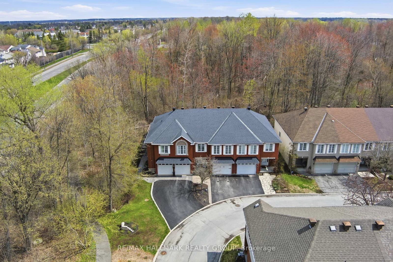 243 Gladeview Private, Ottawa, ON — photo 1