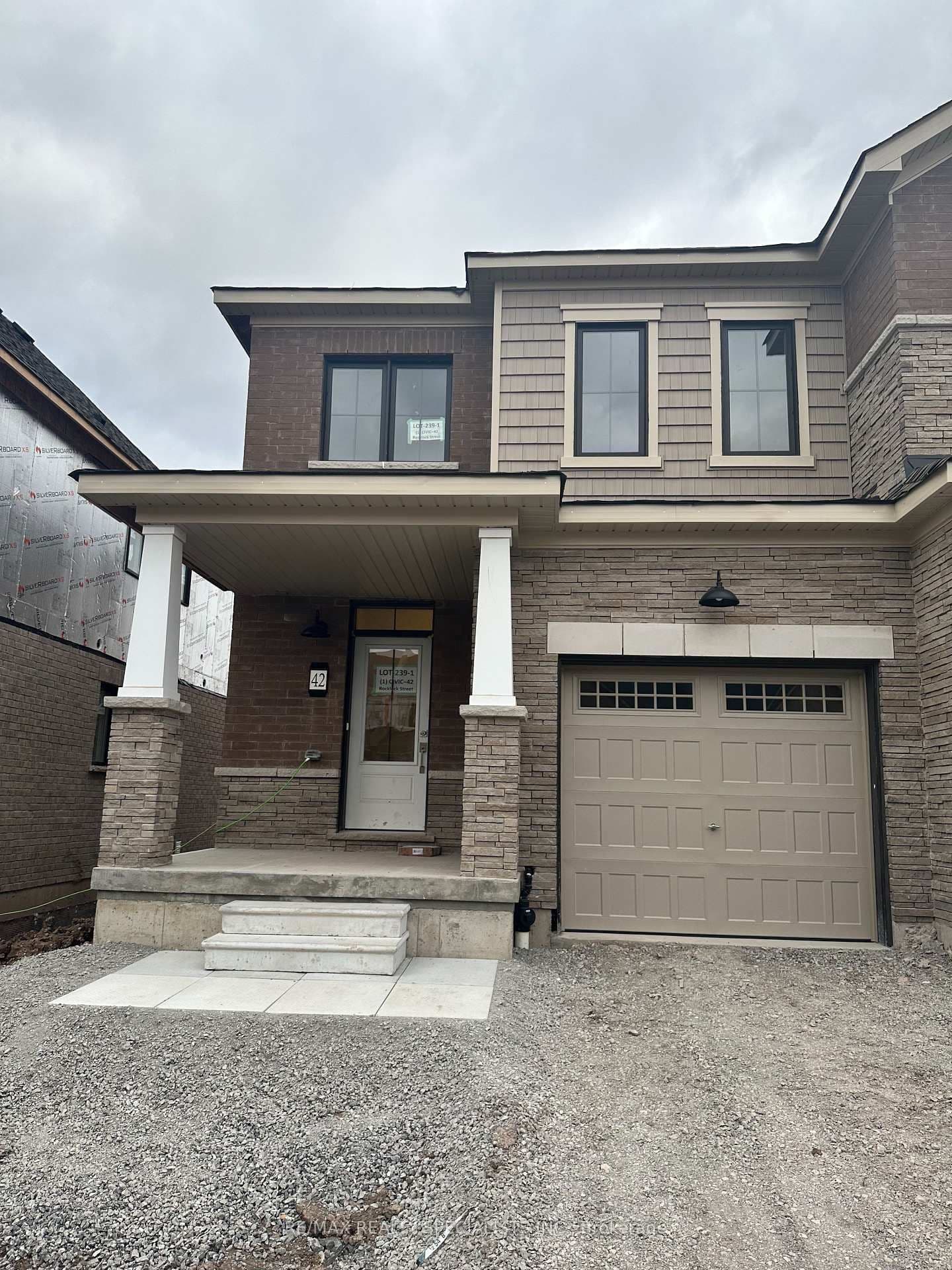 42 ROWLOCK Street, Welland, ON