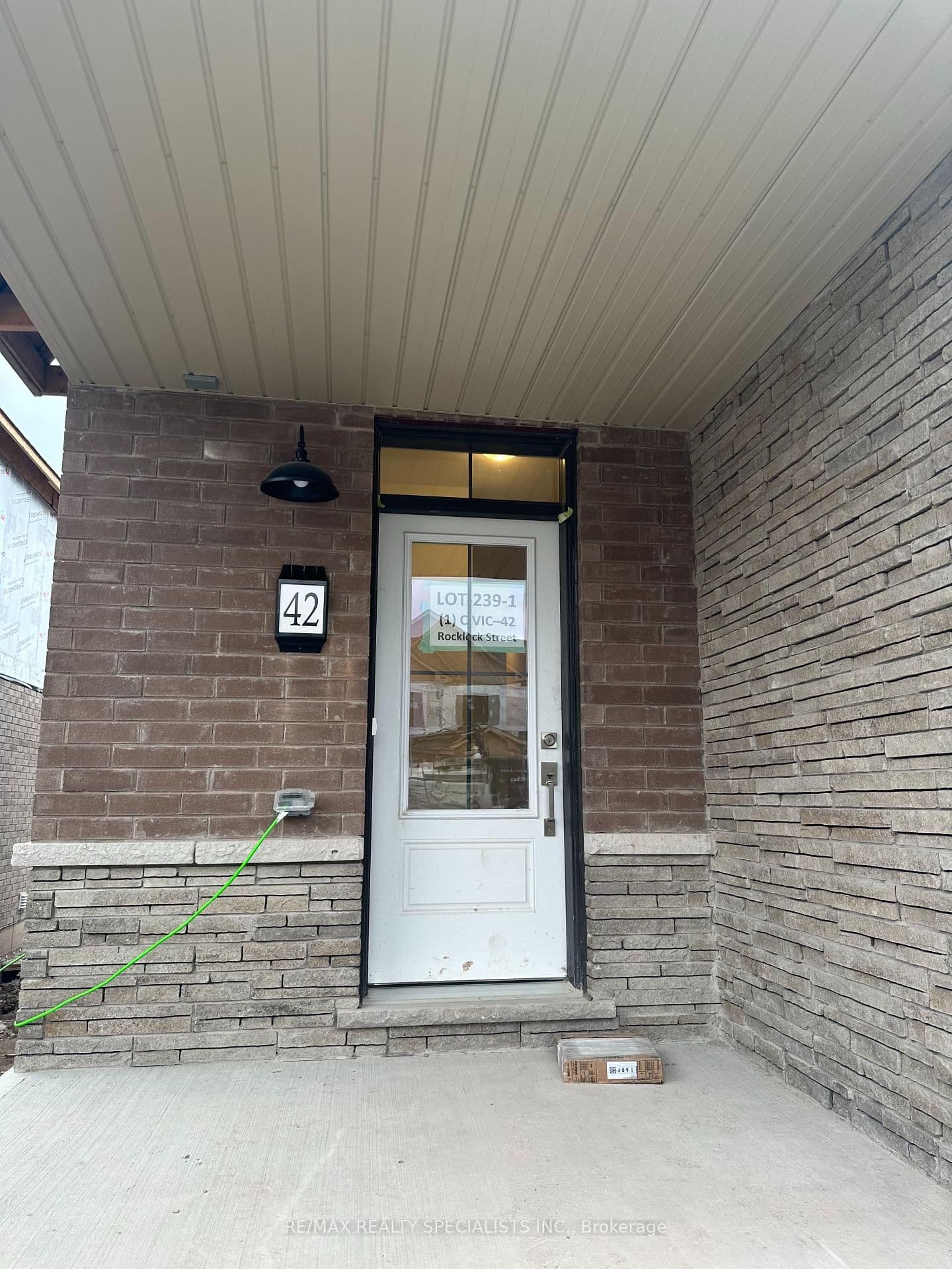 42 ROWLOCK Street, Welland, ON — photo 2
