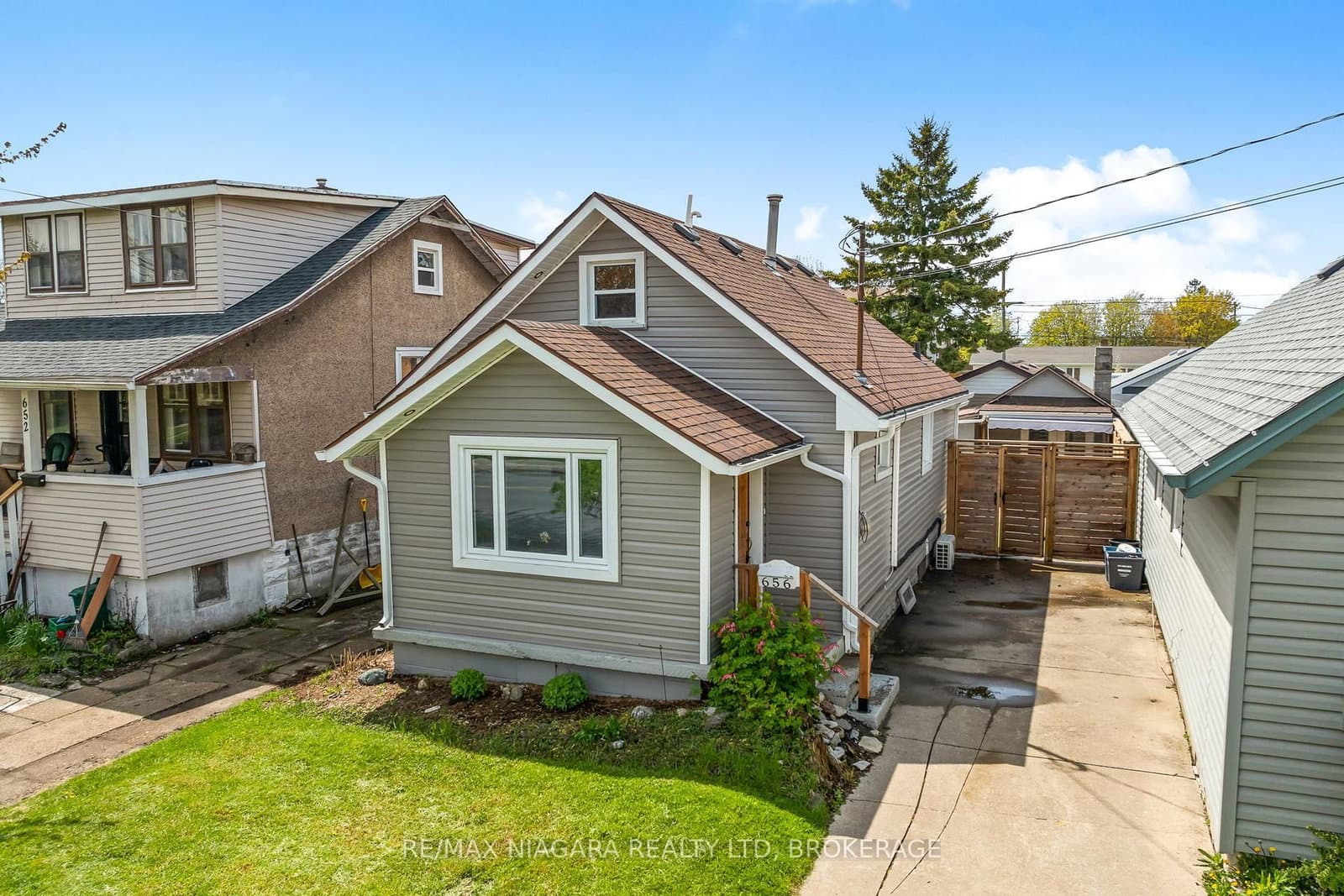 656 Steele Street, Port Colborne, ON — photo 2