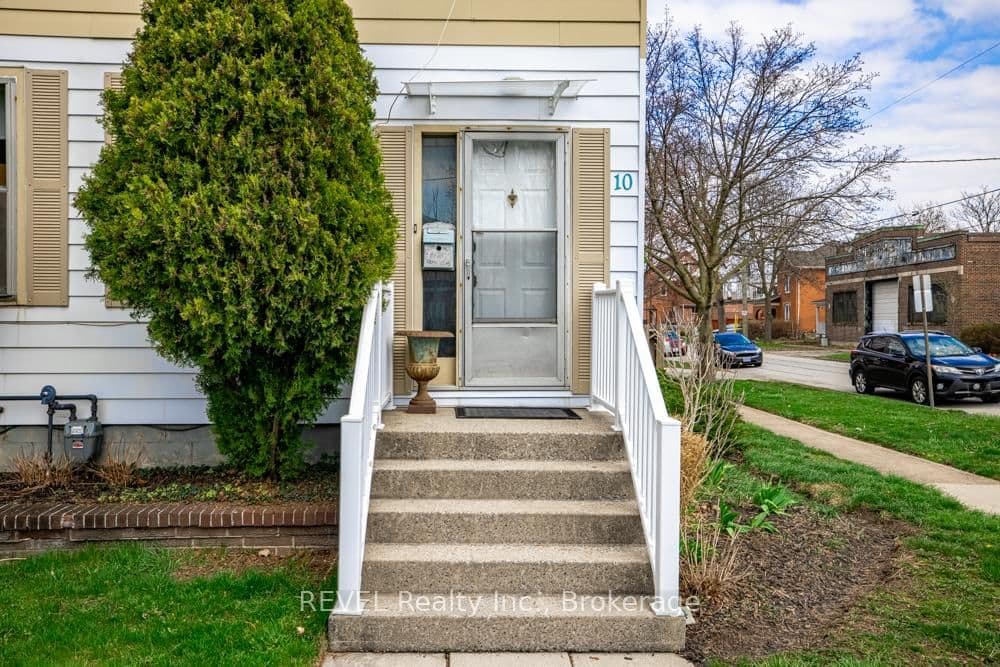 10 Wiley Street, St. Catharines, ON — photo 2
