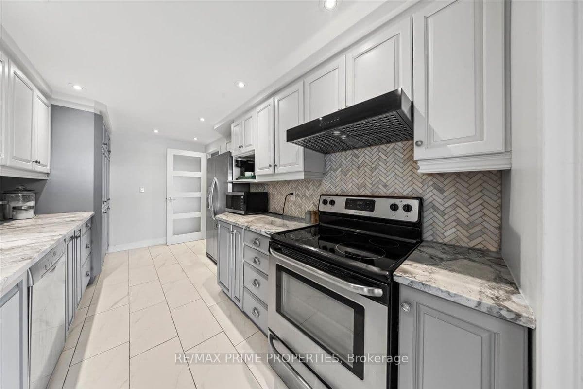 804 - 505 St Laurent Boulevard, Ottawa, ON — photo 6