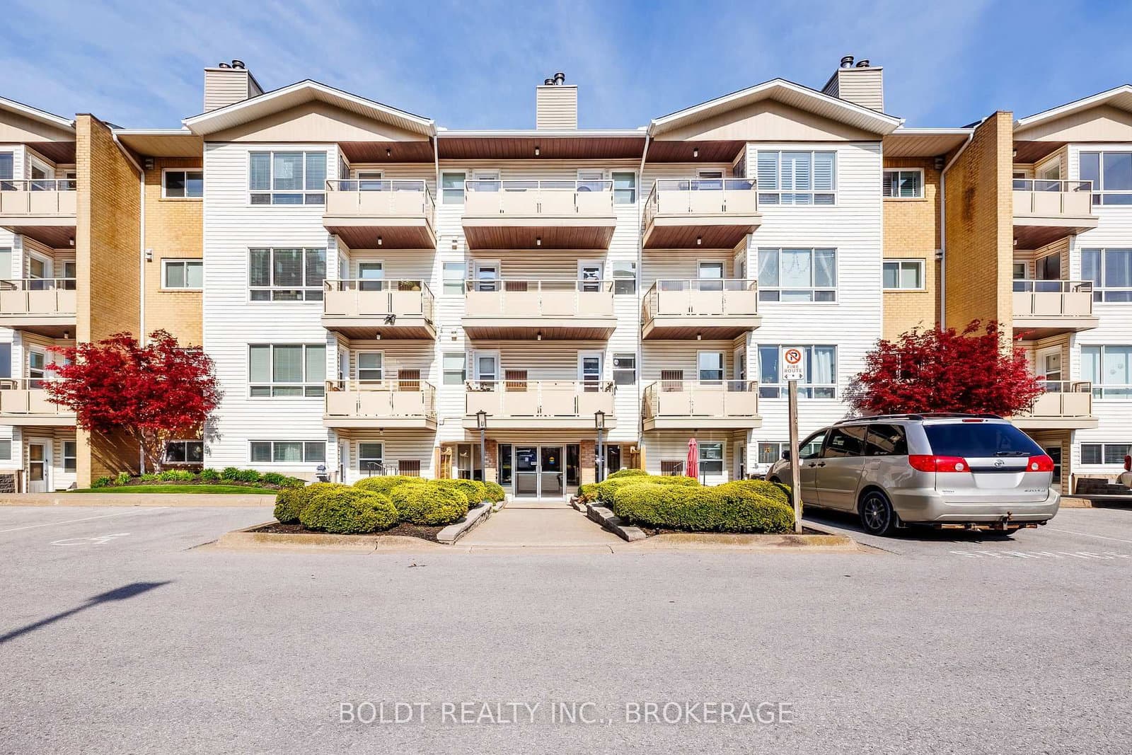 313 - 78 Roehampton Avenue, St. Catharines, ON