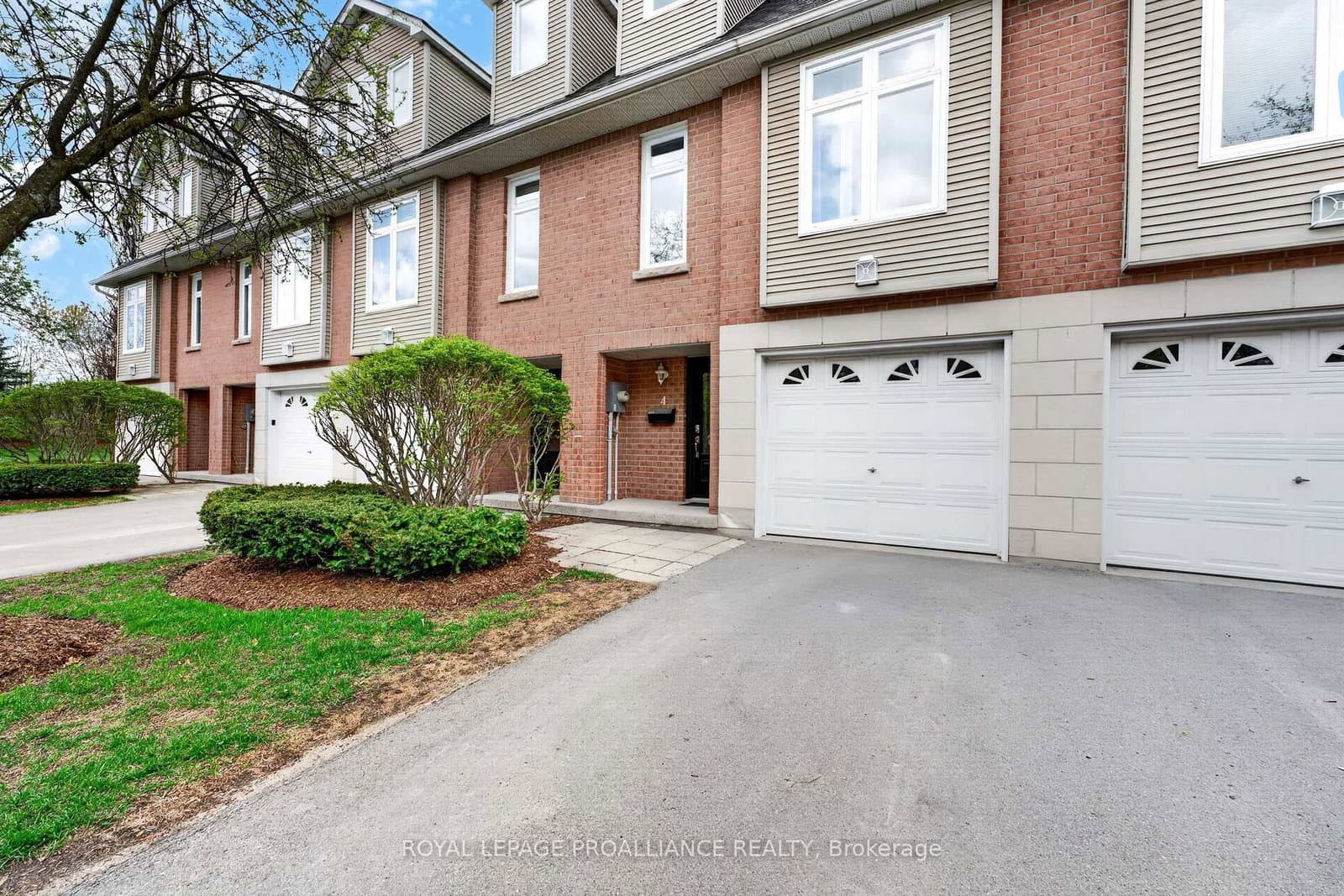 4 - 9 Progress Avenue, Belleville, ON — photo 2