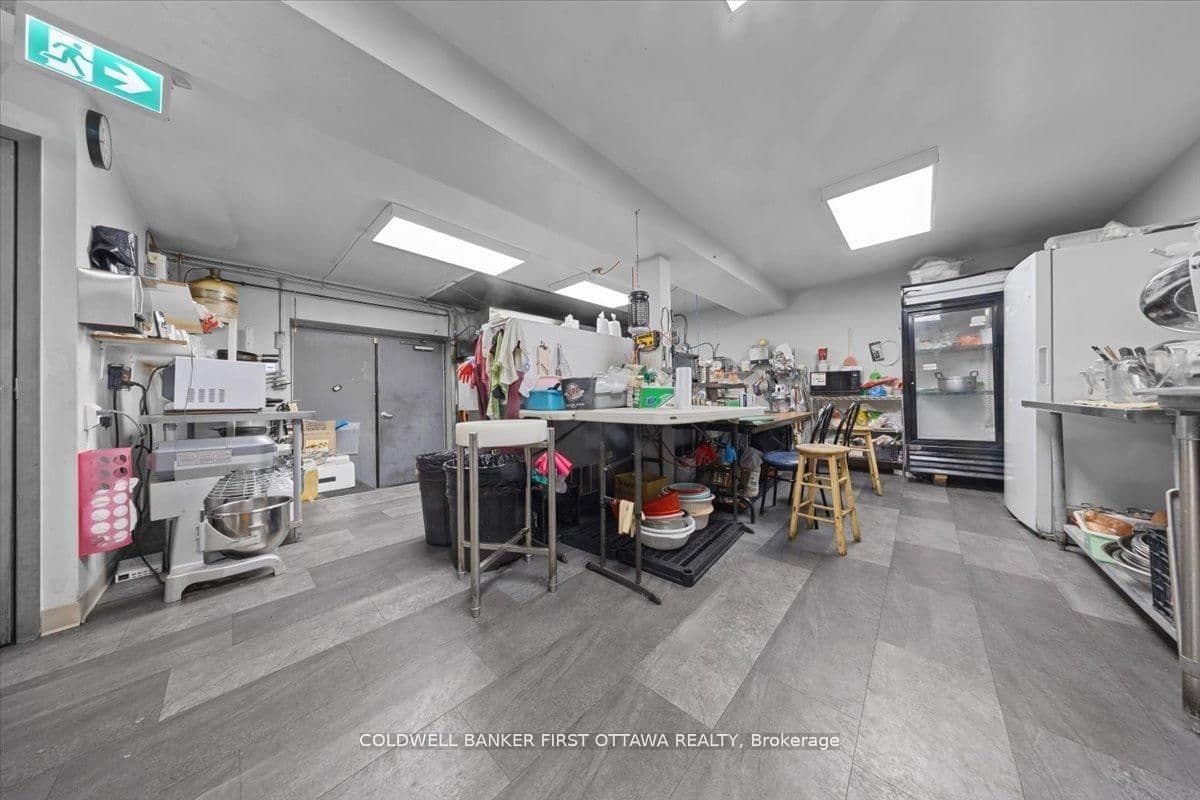 827 SOMERSET Street, Ottawa, ON — photo 6