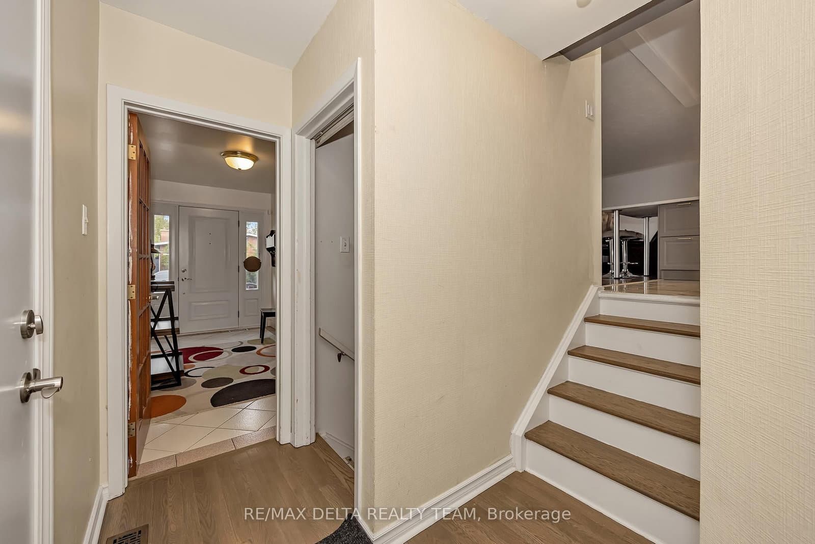 2350 Georgina Drive, Ottawa, ON — photo 6