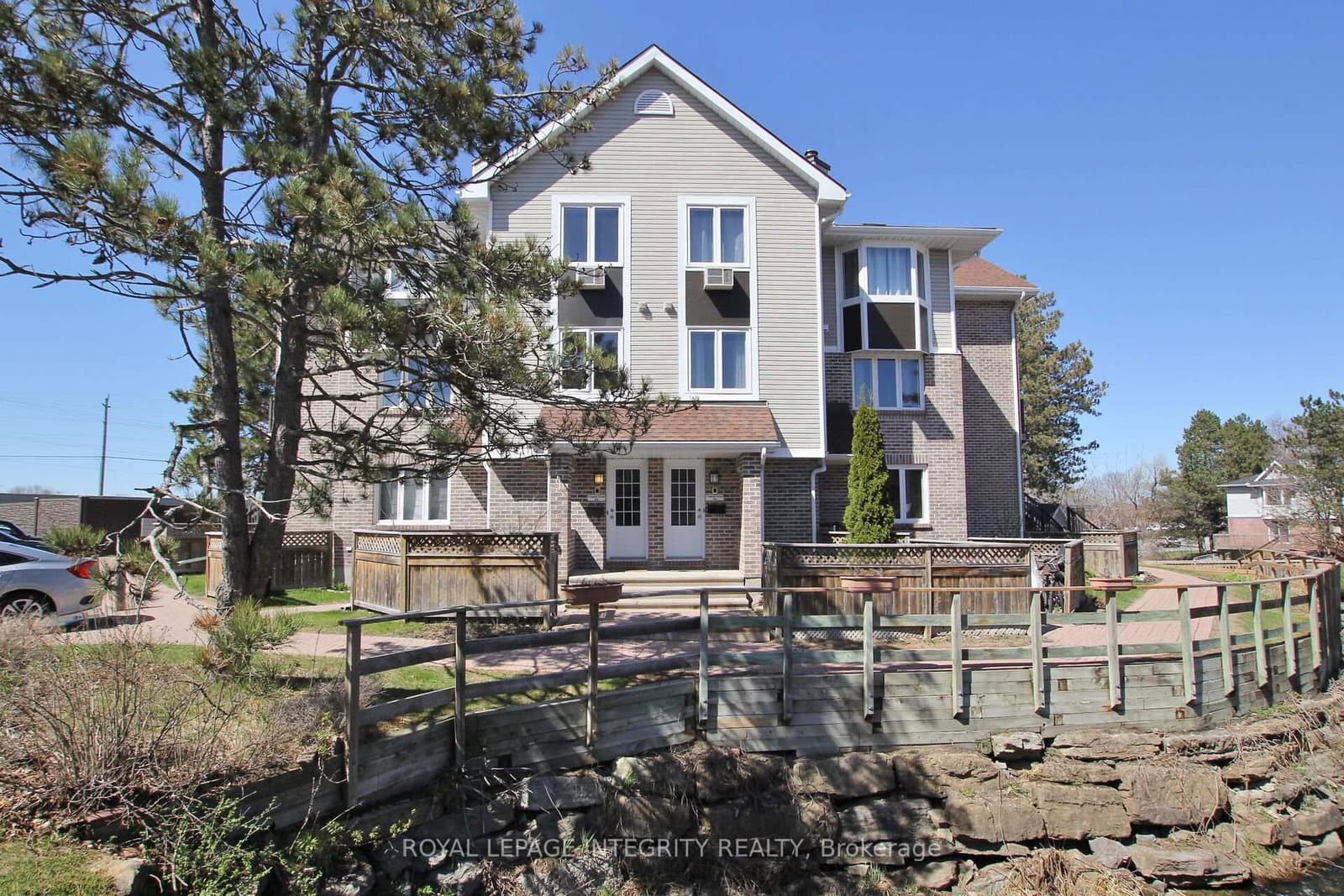 10 - 3 STONEBANK Crescent, Ottawa, ON — photo 2