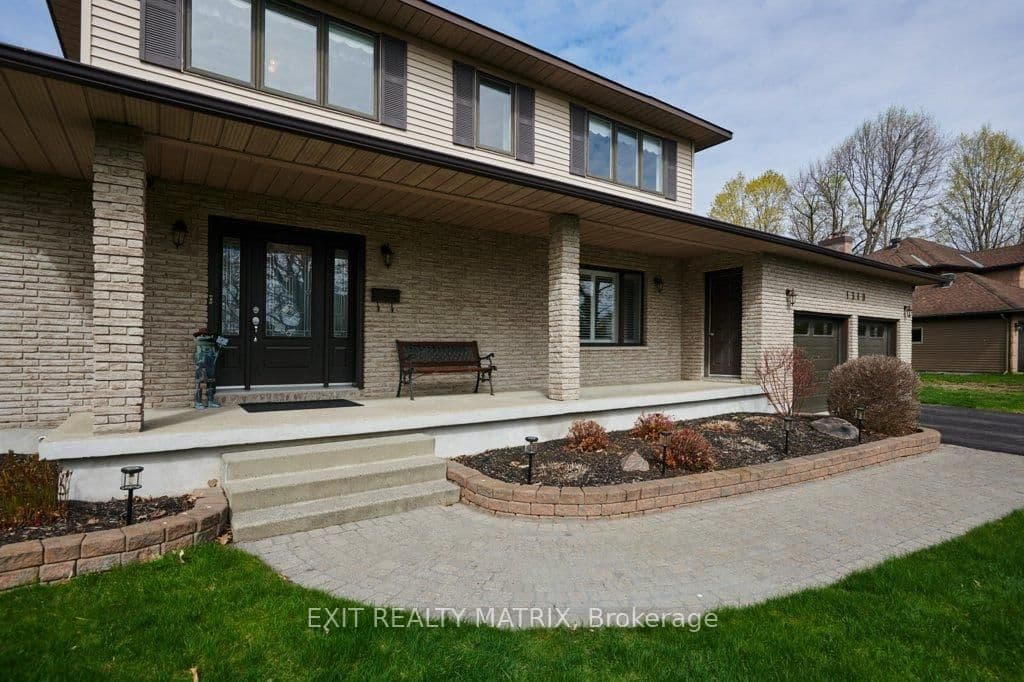 1340 Cuthbert Way, Greely, ON — photo 2