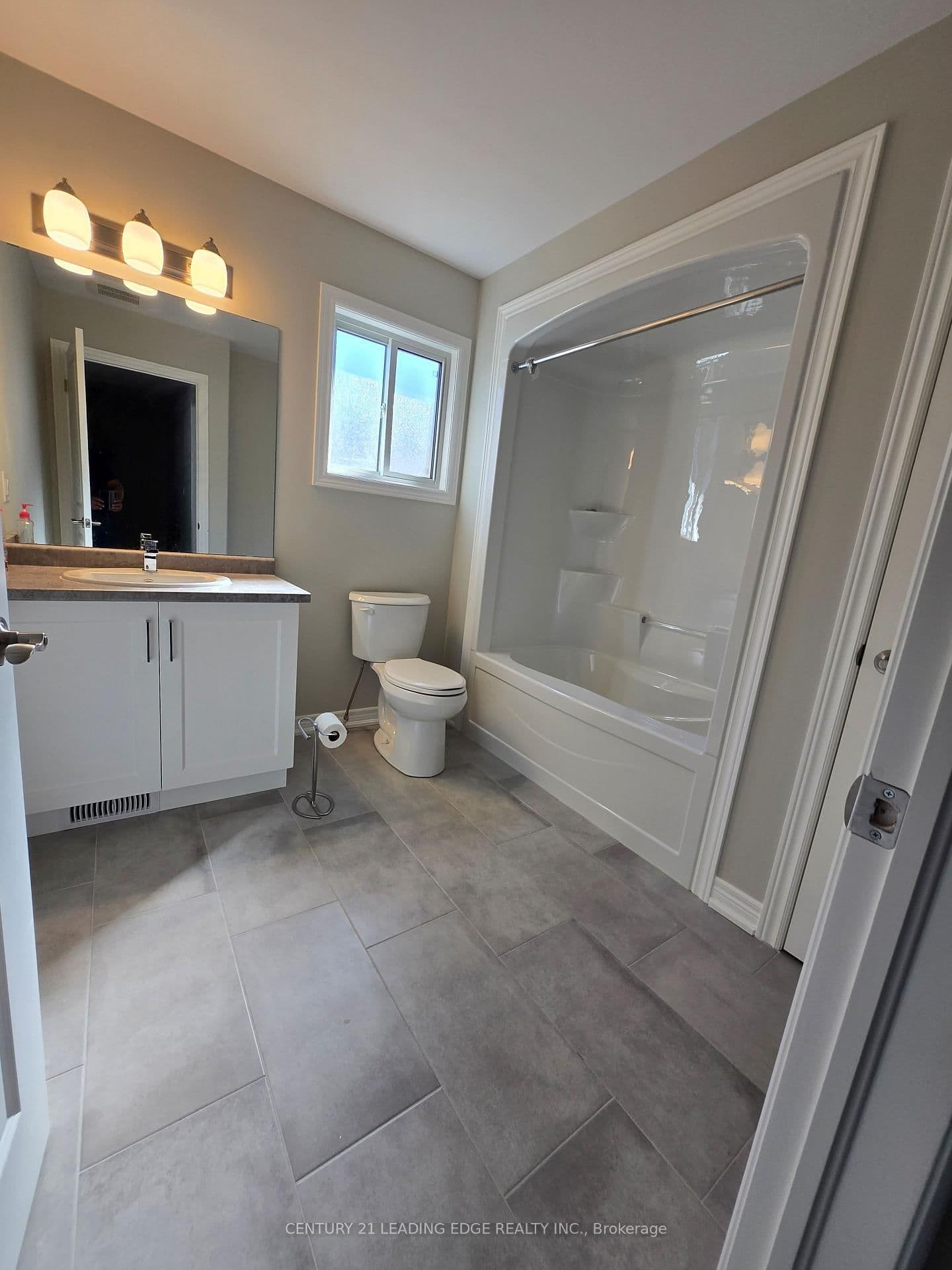 66 Willson Drive, Thorold, ON — photo 2