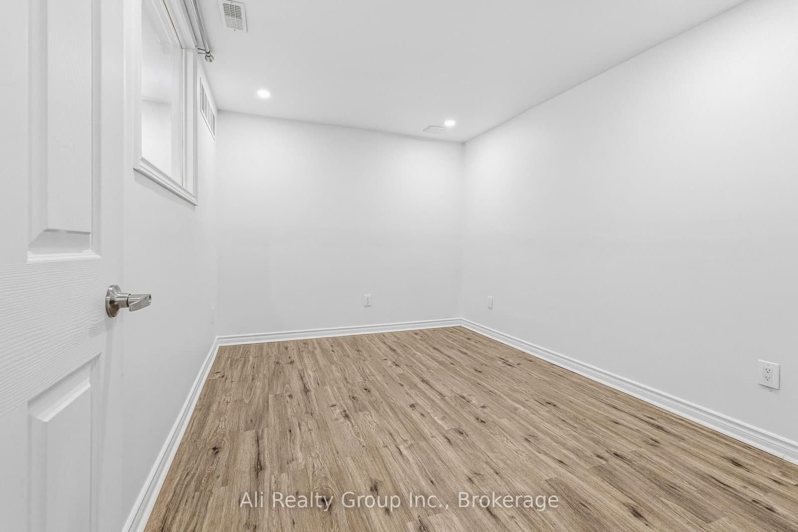 400 Nestleton Street, Ottawa, ON — photo 23