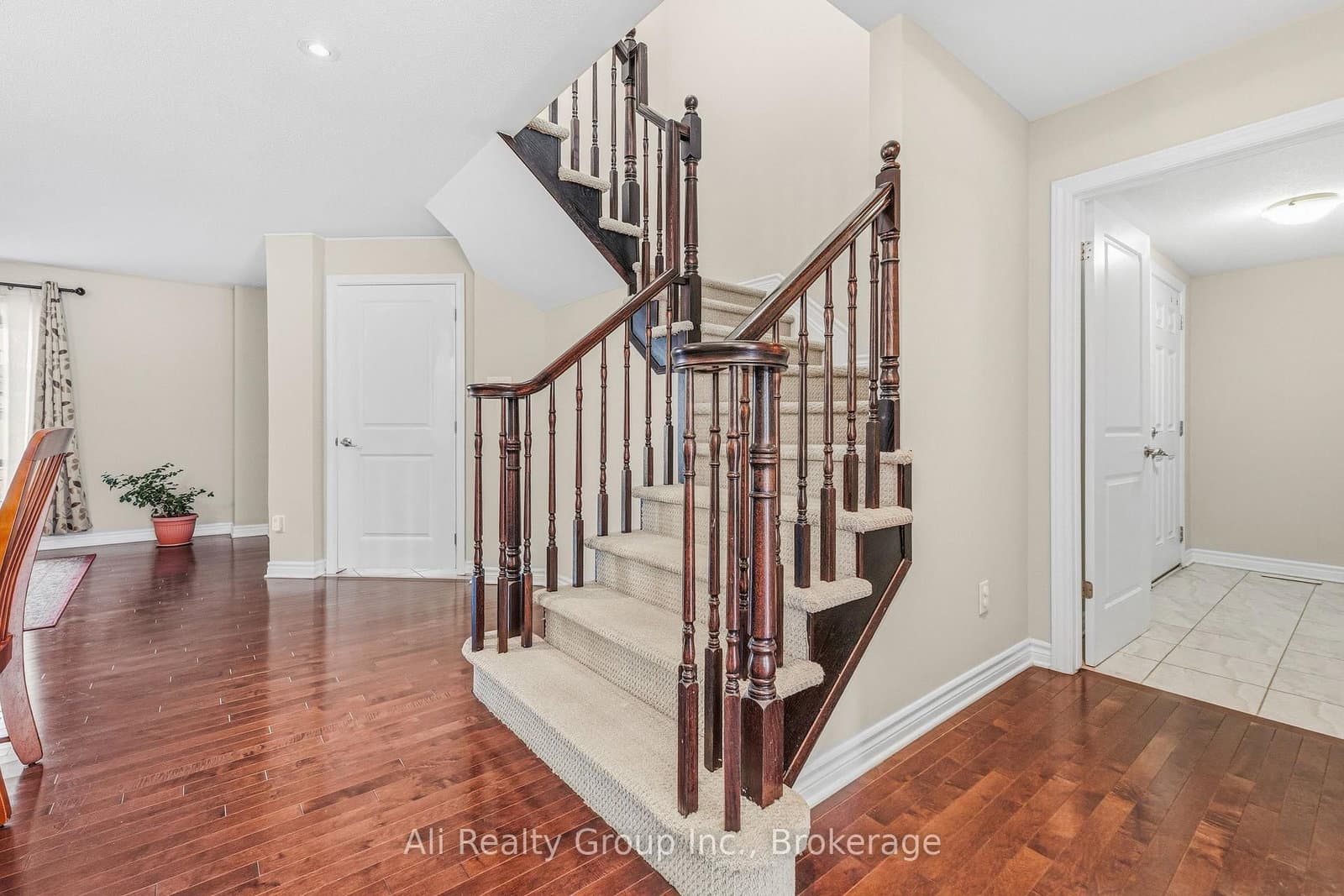 400 Nestleton Street, Ottawa, ON — photo 8