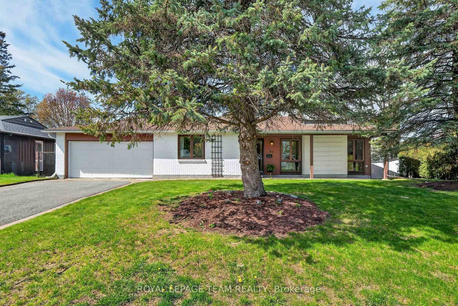 21 Lindhurst Crescent, Ottawa, ON — photo 1