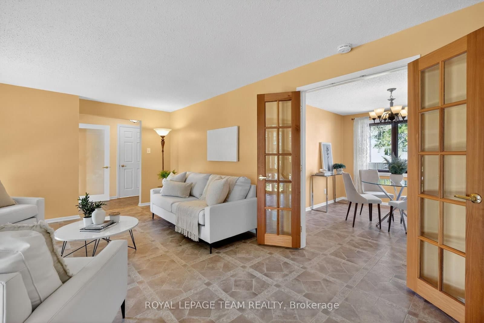 21 Lindhurst Crescent, Ottawa, ON — photo 11