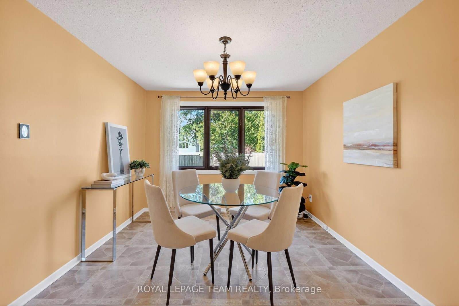 21 Lindhurst Crescent, Ottawa, ON — photo 12