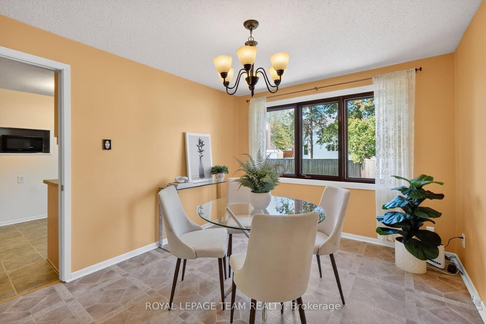 21 Lindhurst Crescent, Ottawa, ON — photo 13