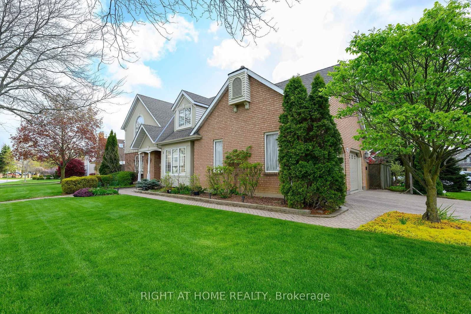 1 CAPTAIN TENBROCK Terrace, St. Catharines, ON — photo 2