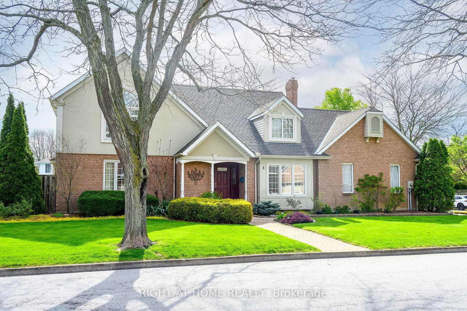 1 CAPTAIN TENBROCK Terrace, St. Catharines, ON — photo 3