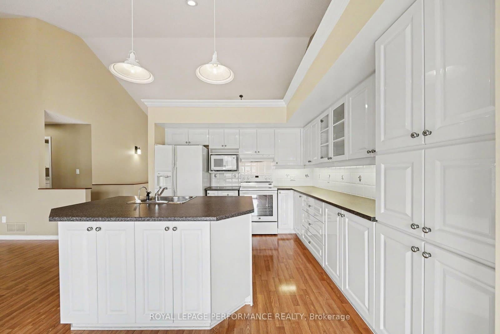 19 Settlers Ridge Way, Ottawa, ON — photo 7
