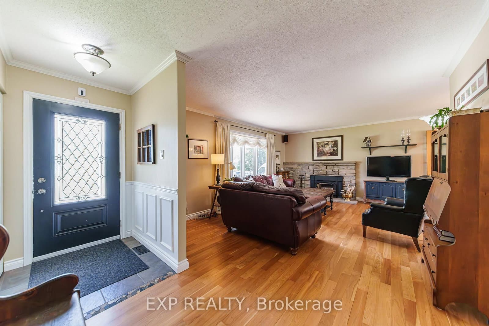 49 Parkmount Crescent, Ottawa, ON — photo 2