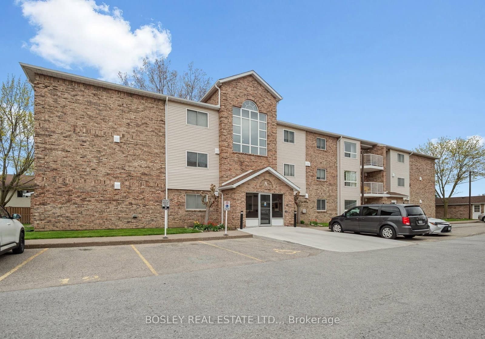 205A - 1061 Vansickle Road, St. Catharines, ON