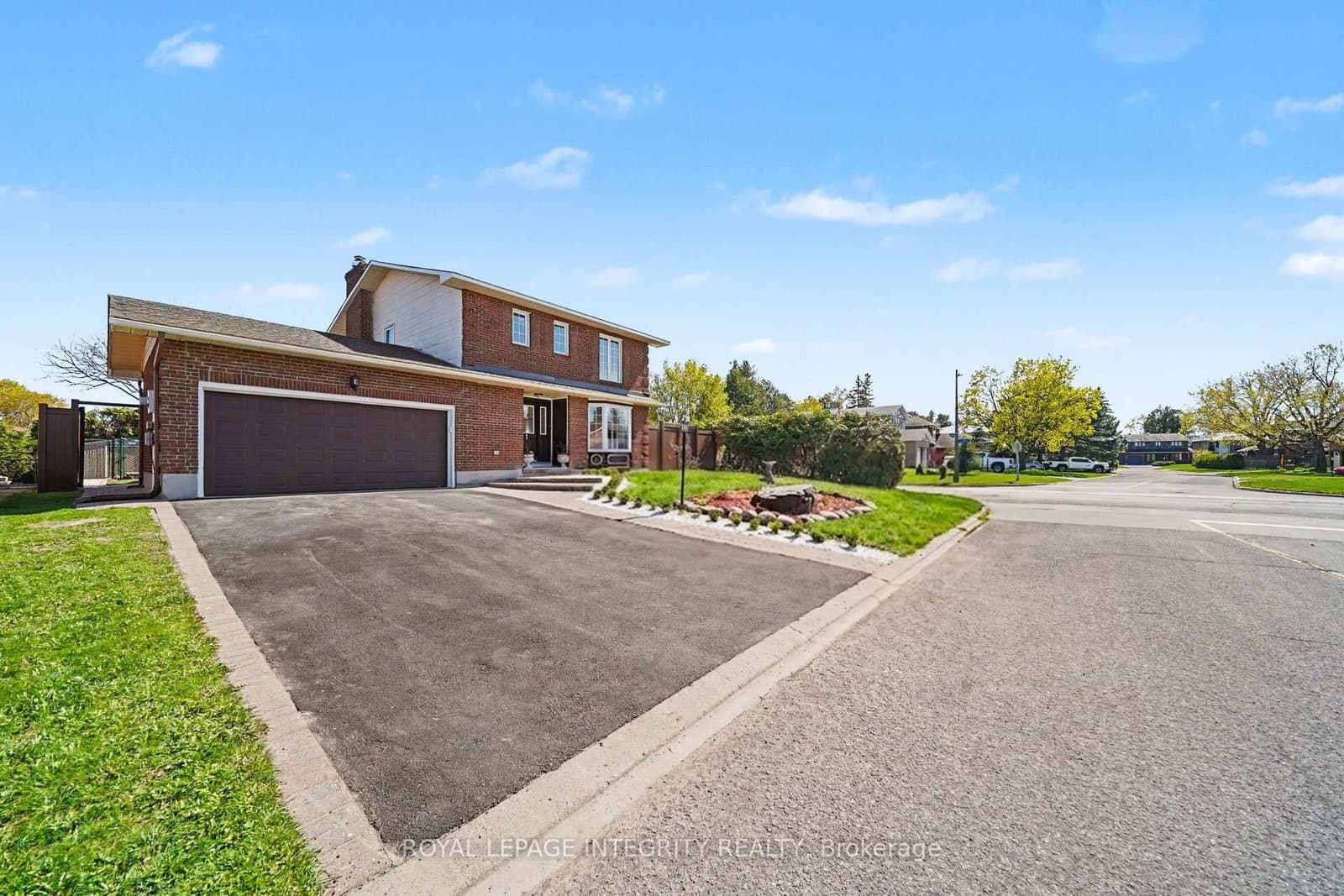1 Elderwood Trail, Ottawa, ON — photo 2