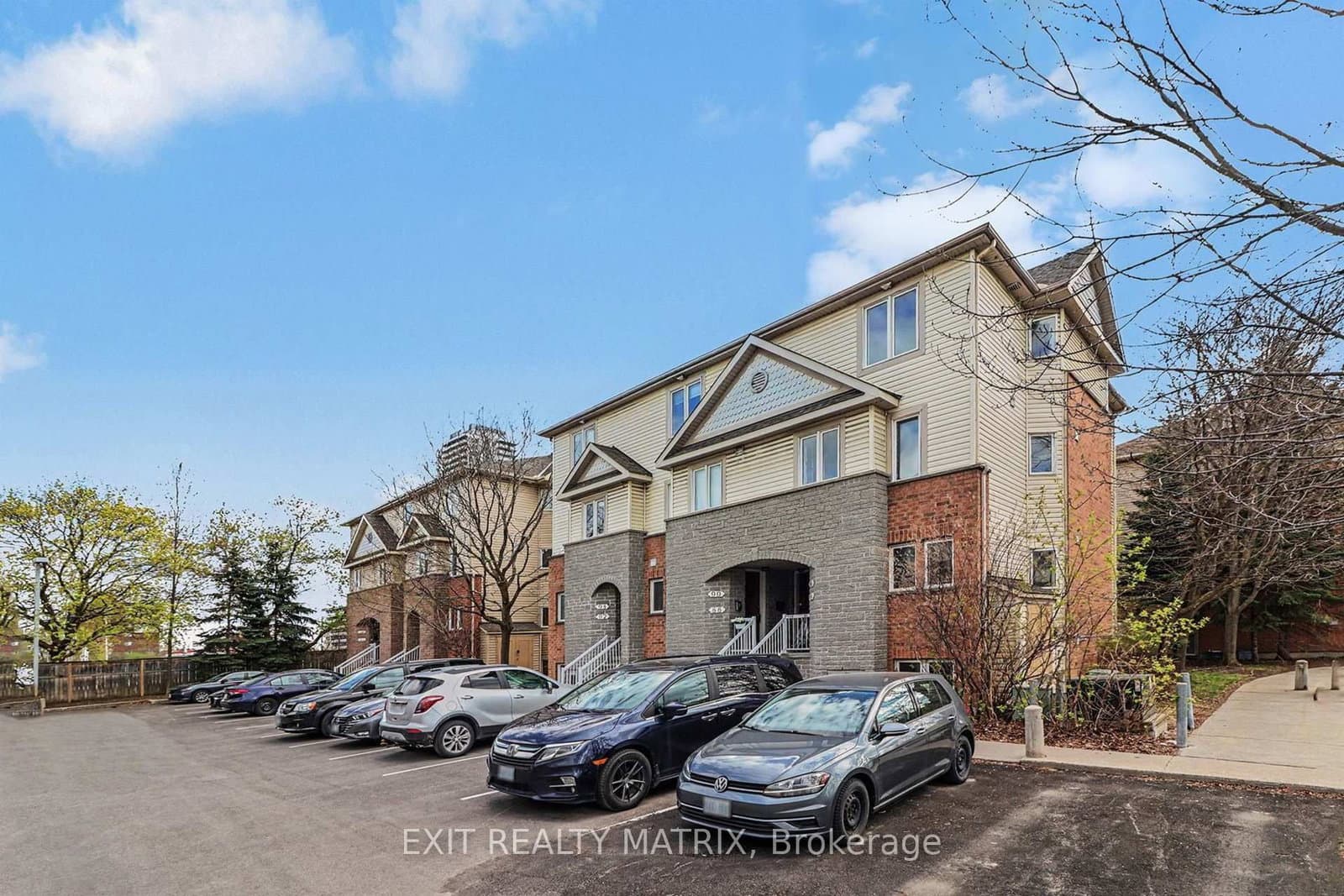 22 - 88 Strathaven Private, Ottawa, ON — photo 2