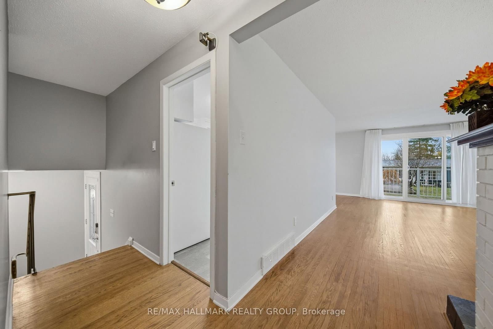 69 Woodmount Crescent, Ottawa, ON — photo 2