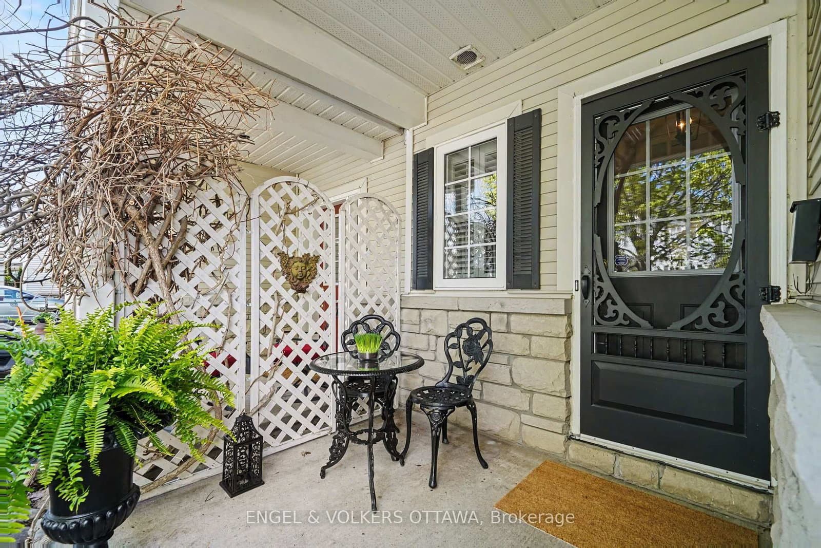 114 Rustwood Private, Ottawa, ON — photo 2