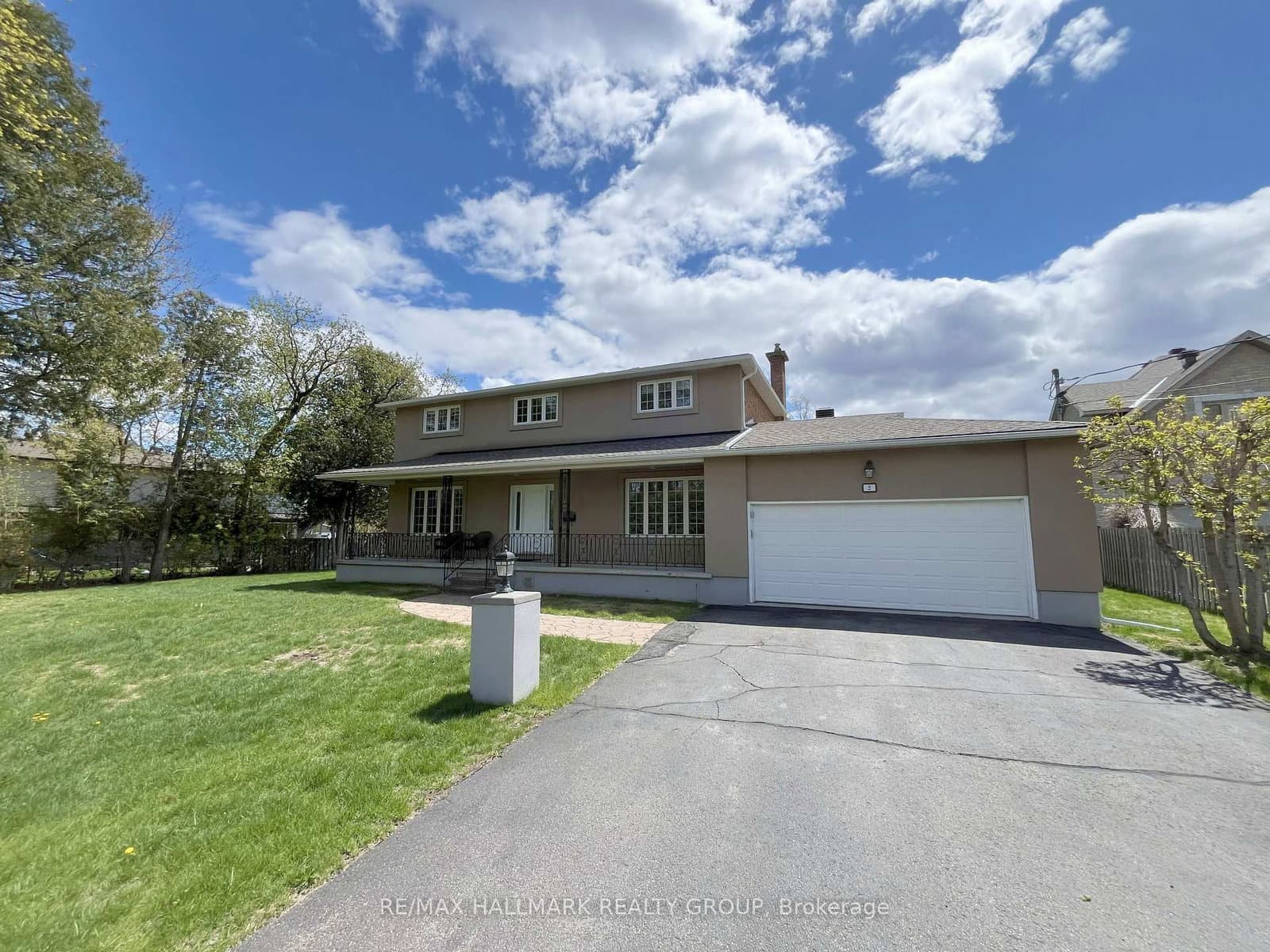 2 Inverness Avenue, Ottawa, ON