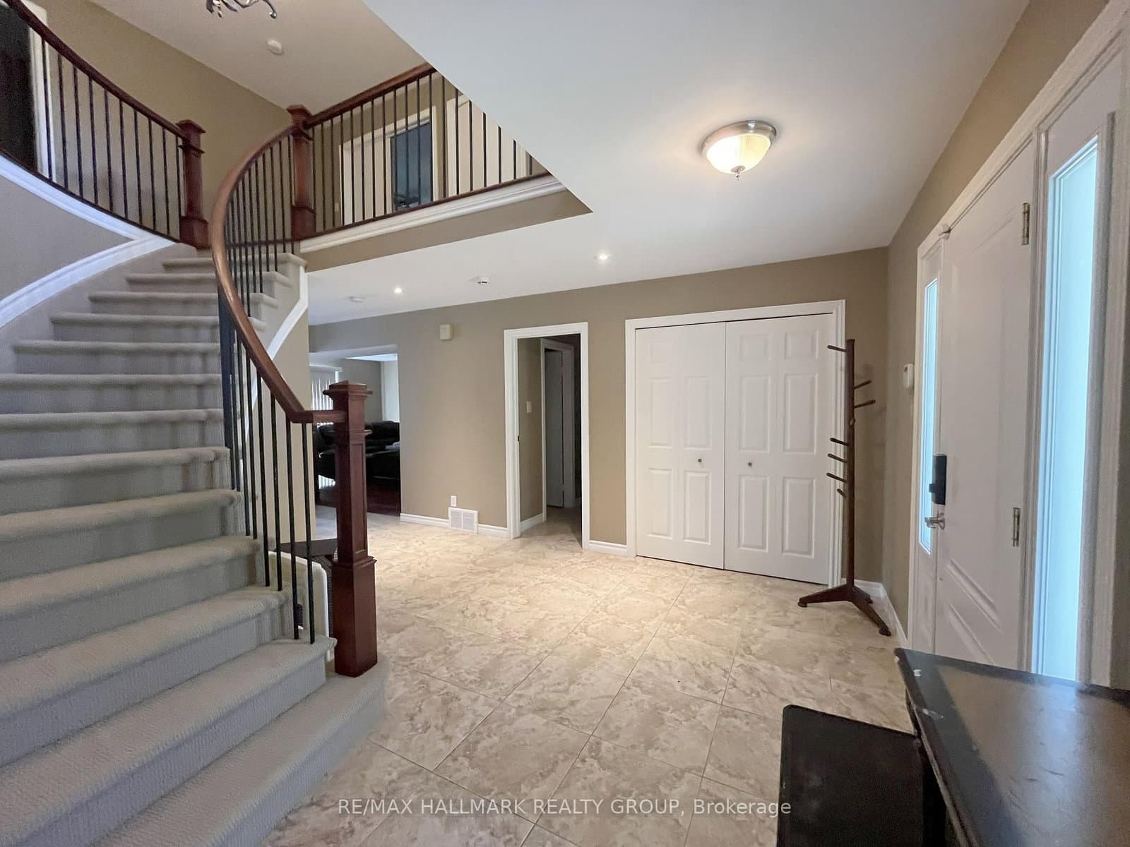 2 Inverness Avenue, Ottawa, ON — photo 3