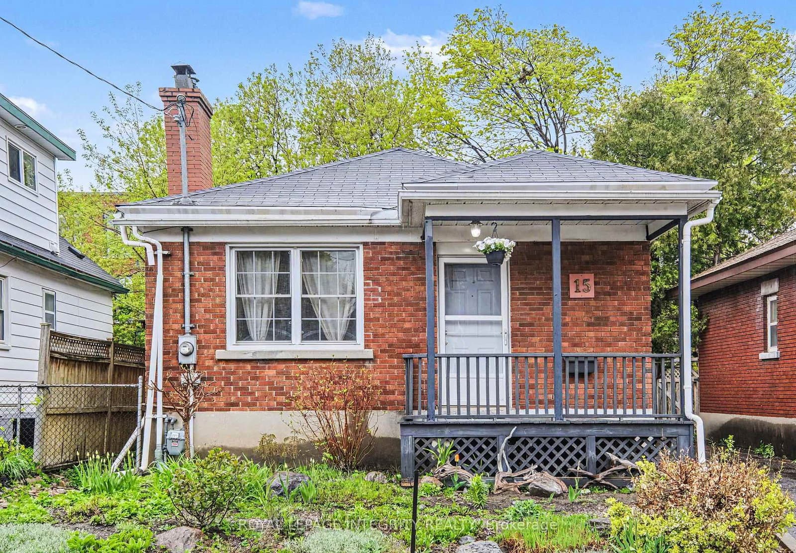 15 Beverley Avenue, Ottawa, ON — photo 2