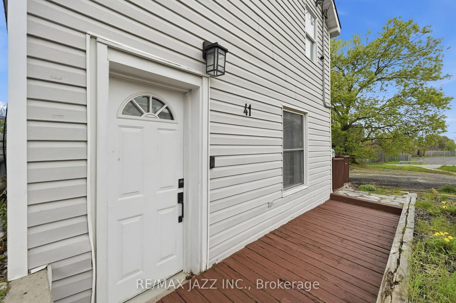 41 Baldwin Street, Belleville, ON — photo 2