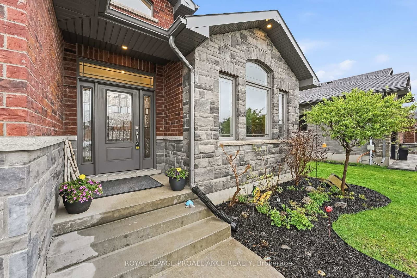 82 Essex Drive, Belleville, ON — photo 3